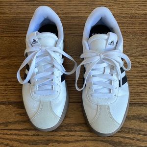 Adidas VL Court sneakers